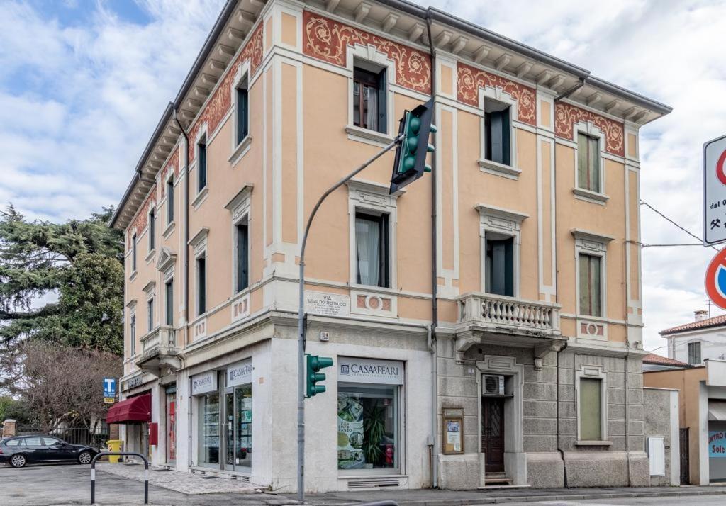 Studio Liberty A 100 Metri Dalle Mura Bassano del Grappa Exterior photo